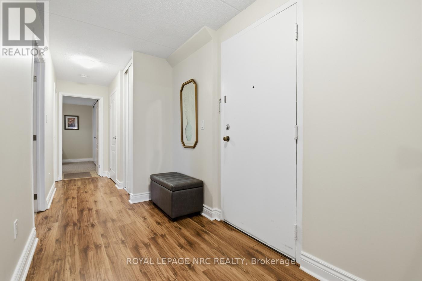 217 - 4658 Drummond Road, Niagara Falls, Ontario  L2E 7E1 - Photo 2 - X12903020