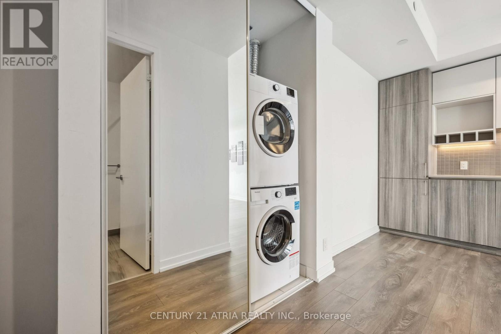 2611 - 5 Buttermill Avenue, Vaughan, Ontario  L5W 1B6 - Photo 11 - N12902946