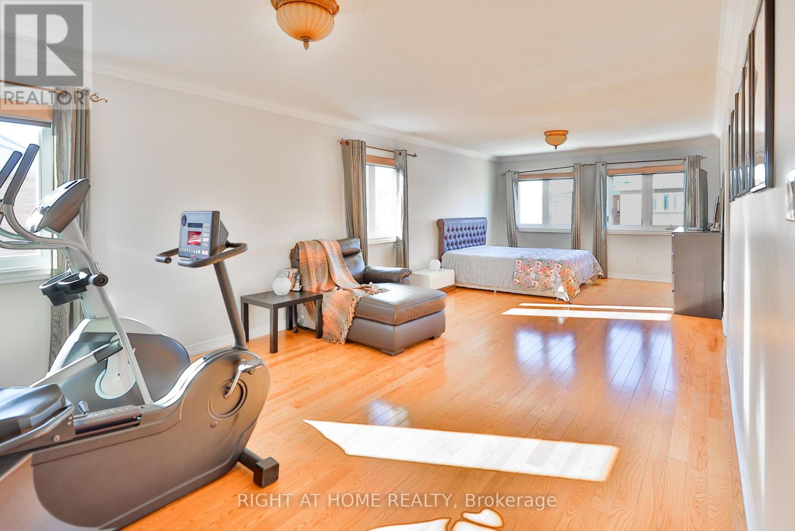 122 Red Cardinal Trail, Richmond Hill, Ontario  L4E 4B7 - Photo 12 - N12902954