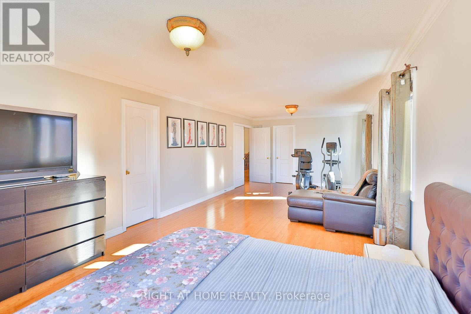 122 Red Cardinal Trail, Richmond Hill, Ontario  L4E 4B7 - Photo 13 - N12902954