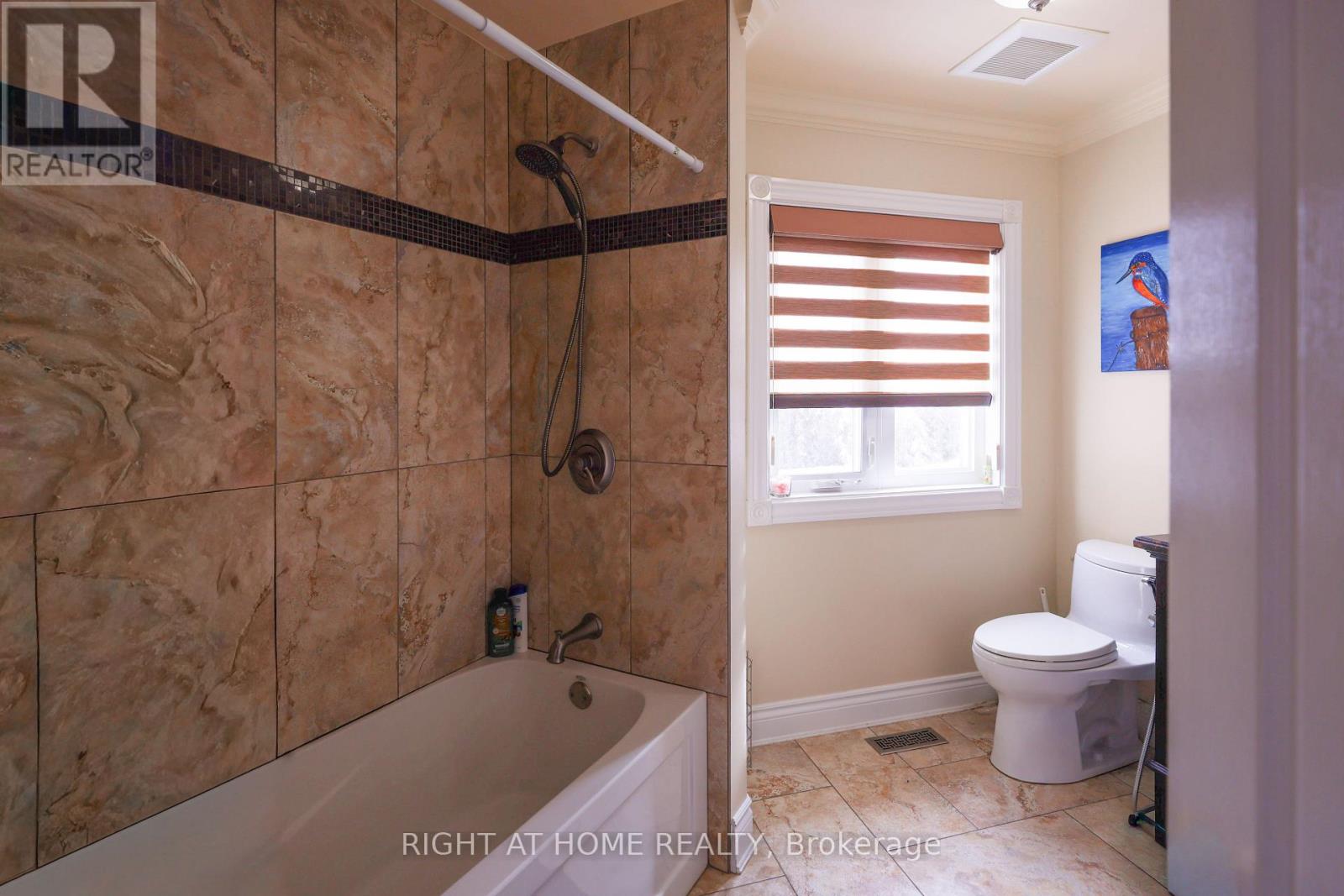 122 Red Cardinal Trail, Richmond Hill, Ontario  L4E 4B7 - Photo 19 - N12902954