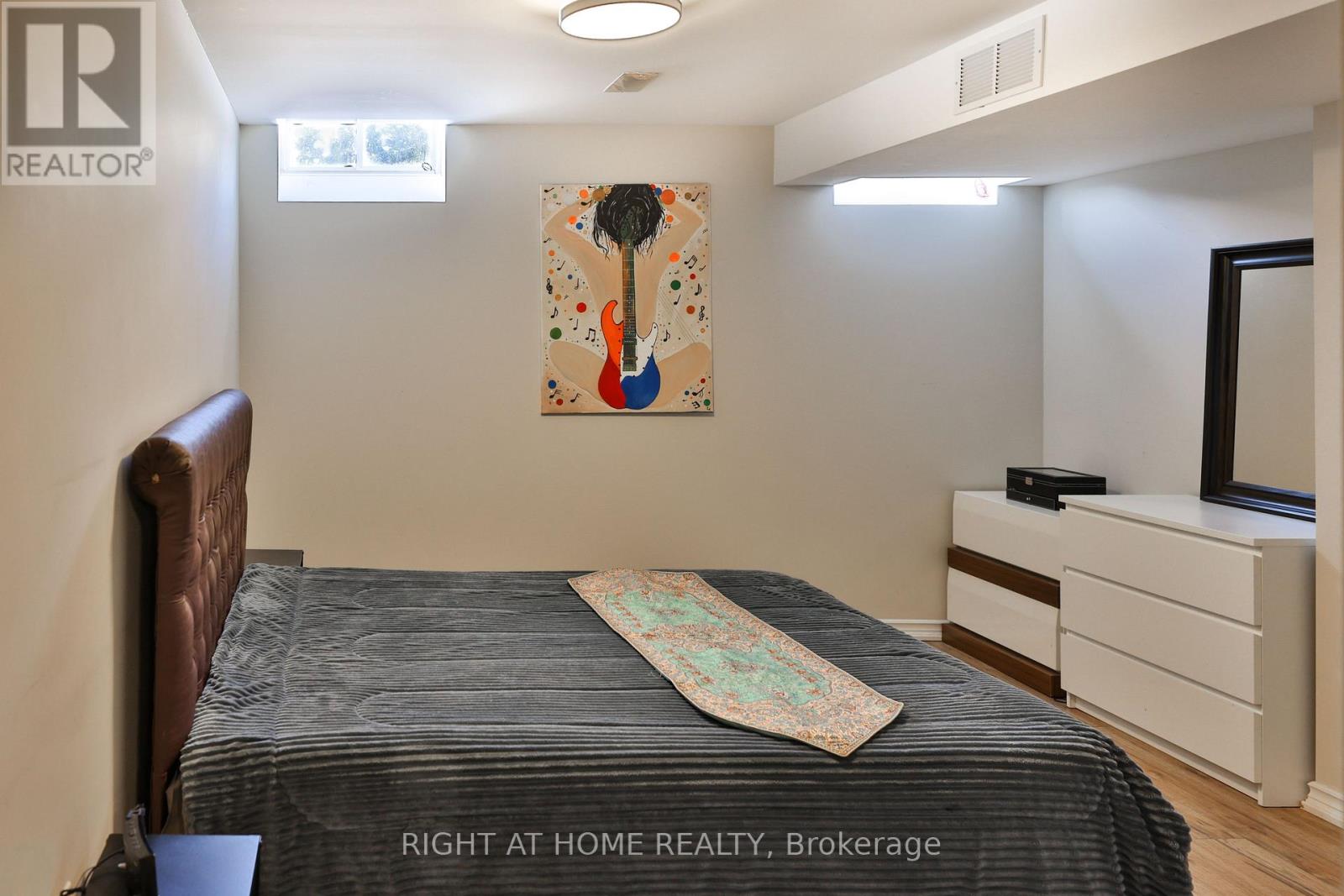 122 Red Cardinal Trail, Richmond Hill, Ontario  L4E 4B7 - Photo 25 - N12902954