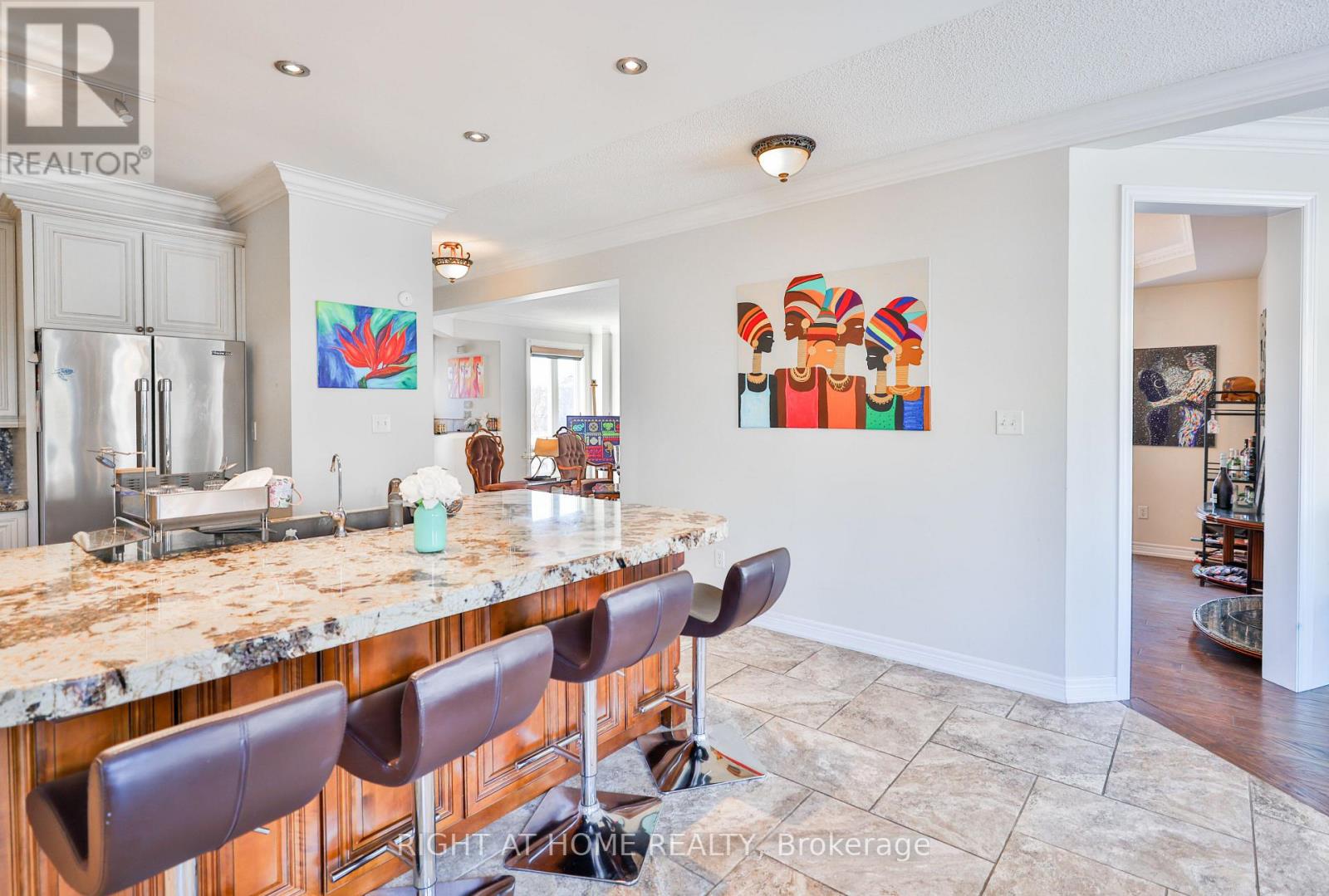 122 Red Cardinal Trail, Richmond Hill, Ontario  L4E 4B7 - Photo 6 - N12902954