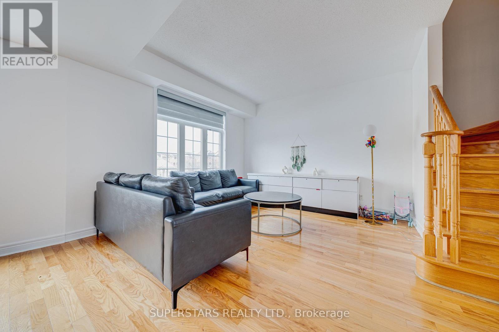 22 - 30 Greensborough Village Circle, Markham, Ontario  L6E 1Z1 - Photo 3 - N12902968