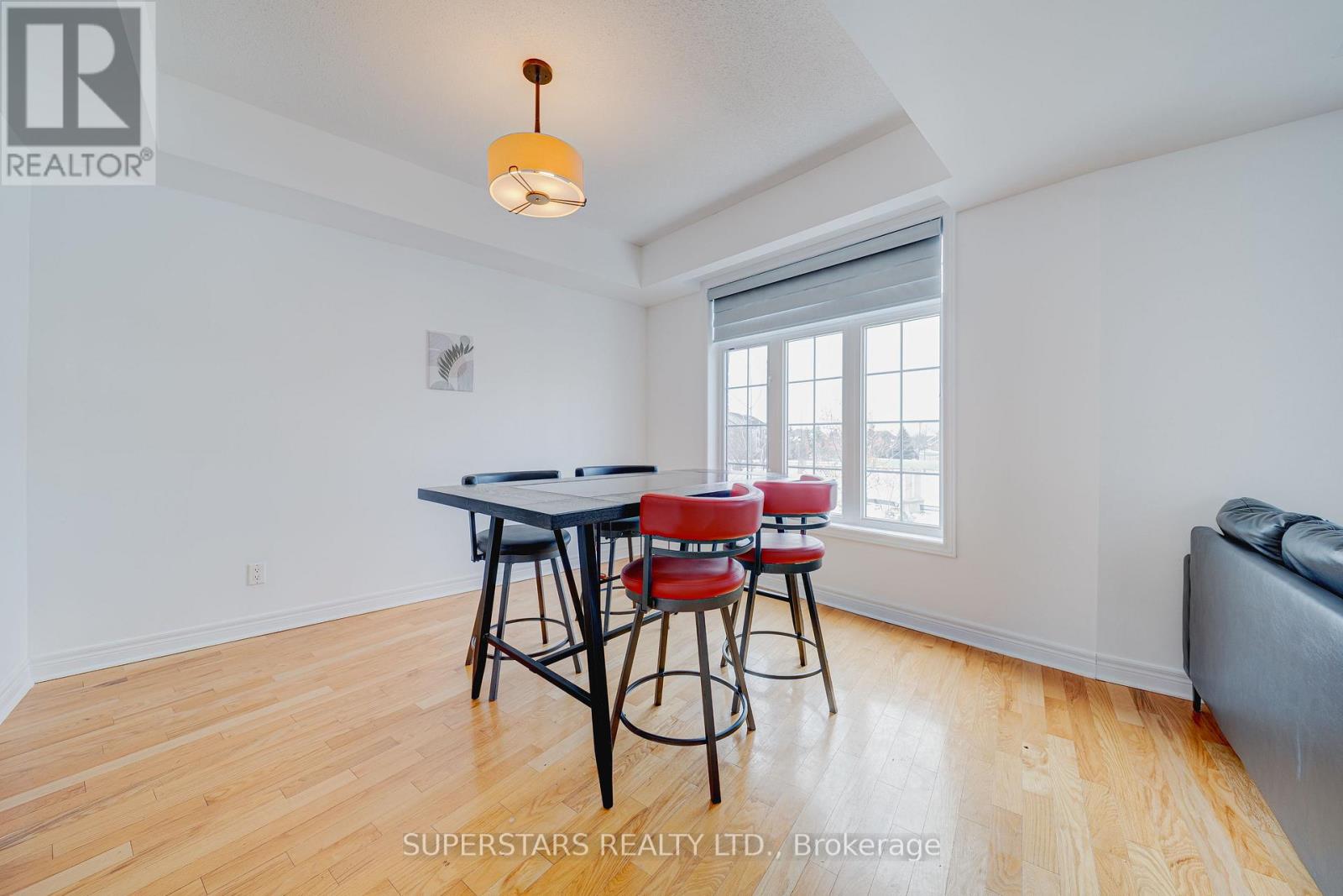 22 - 30 Greensborough Village Circle, Markham, Ontario  L6E 1Z1 - Photo 5 - N12902968