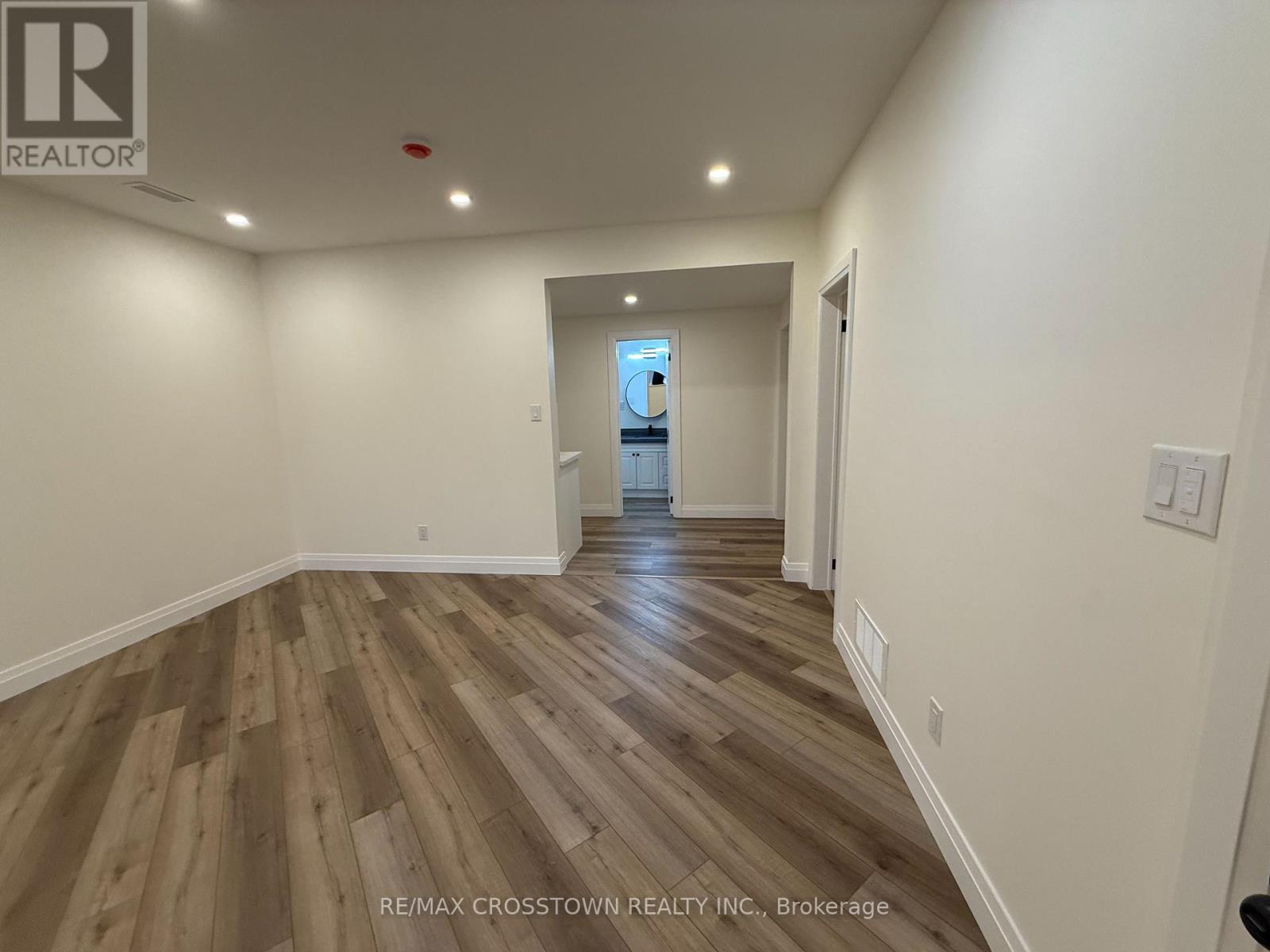 Lower - 14 Marshall Crescent, Essa, Ontario  L3W 0T6 - Photo 3 - N12902982