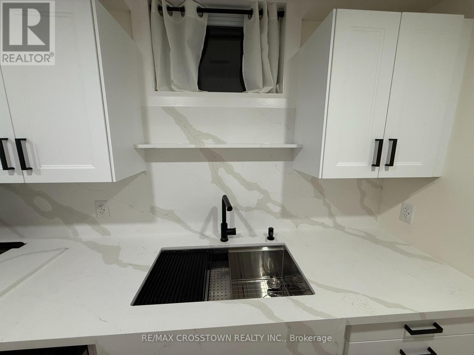 Lower - 14 Marshall Crescent, Essa, Ontario  L3W 0T6 - Photo 6 - N12902982