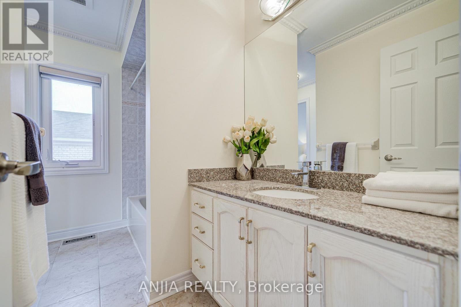 91 Reansbury Crescent, Markham (Cachet), Ontario  L6C 1X6 - Photo 28 - N12902996