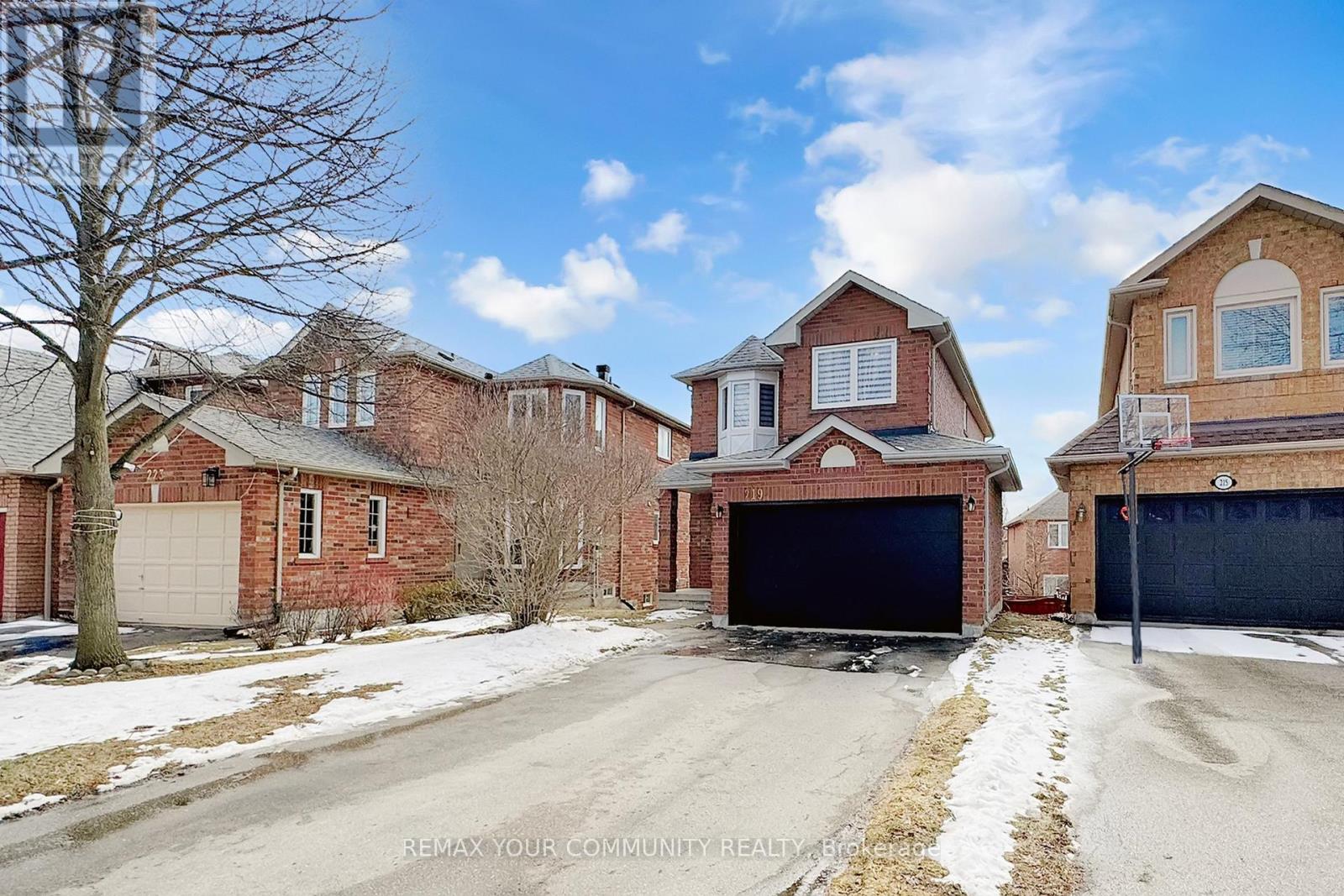 219 Surgeoner Crescent, Newmarket (Summerhill Estates), Ontario  L3X 7C1 - Photo 2 - N12903022