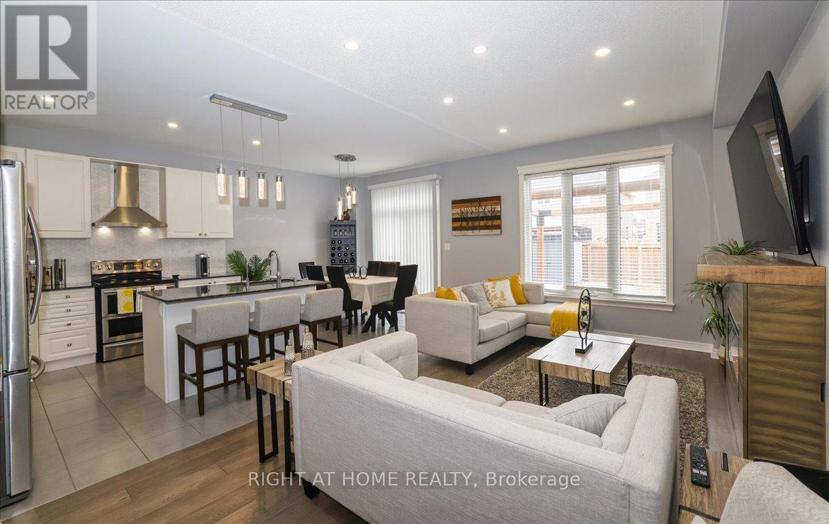 24 Prady Lane, New Tecumseth (Tottenham), Ontario  L0G 1W0 - Photo 4 - N12903054