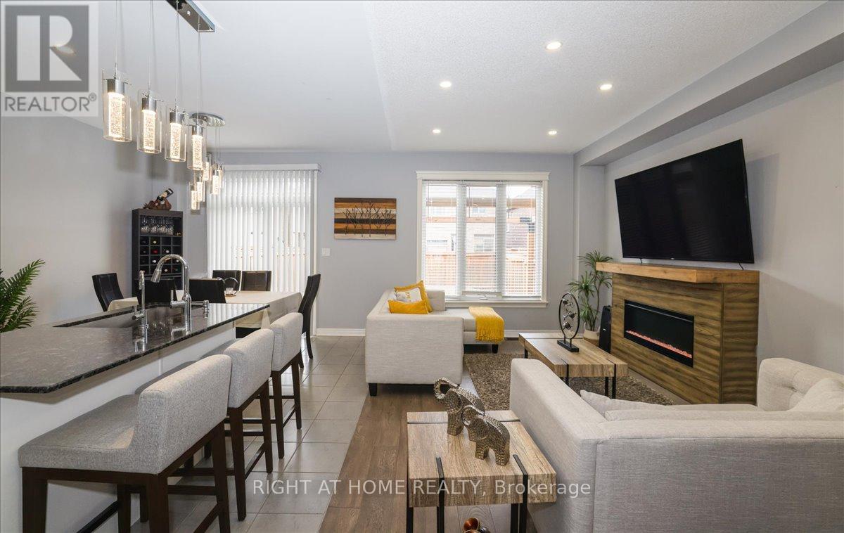 24 Prady Lane, New Tecumseth (Tottenham), Ontario  L0G 1W0 - Photo 5 - N12903054