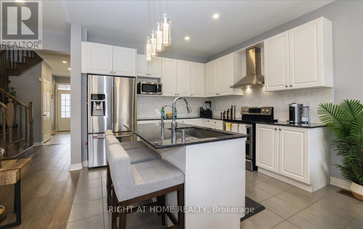 24 Prady Lane, New Tecumseth (Tottenham), Ontario  L0G 1W0 - Photo 9 - N12903054