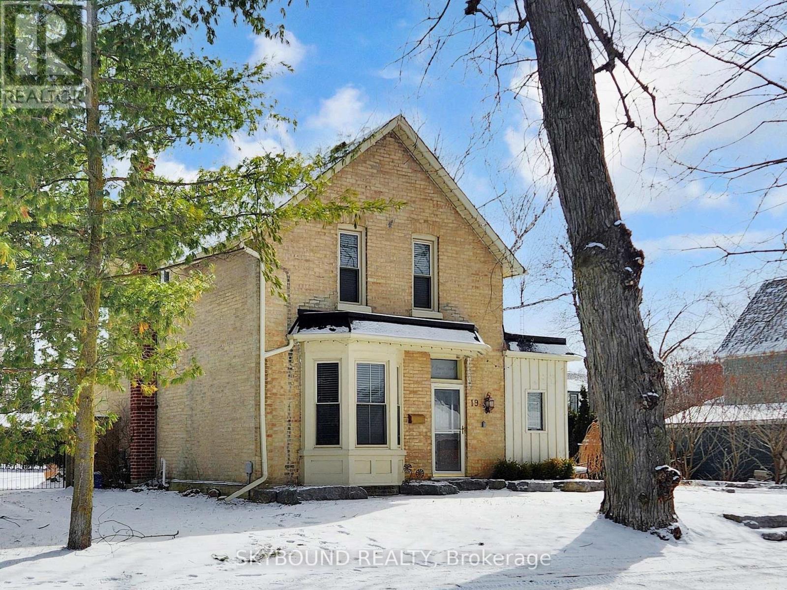 19 SPRUCE STREET, Aurora, Ontario