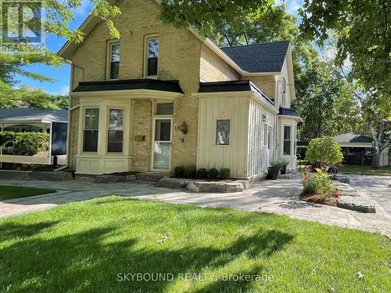 19 Spruce Street, Aurora, Ontario  L4G 1R7 - Photo 4 - N12903066