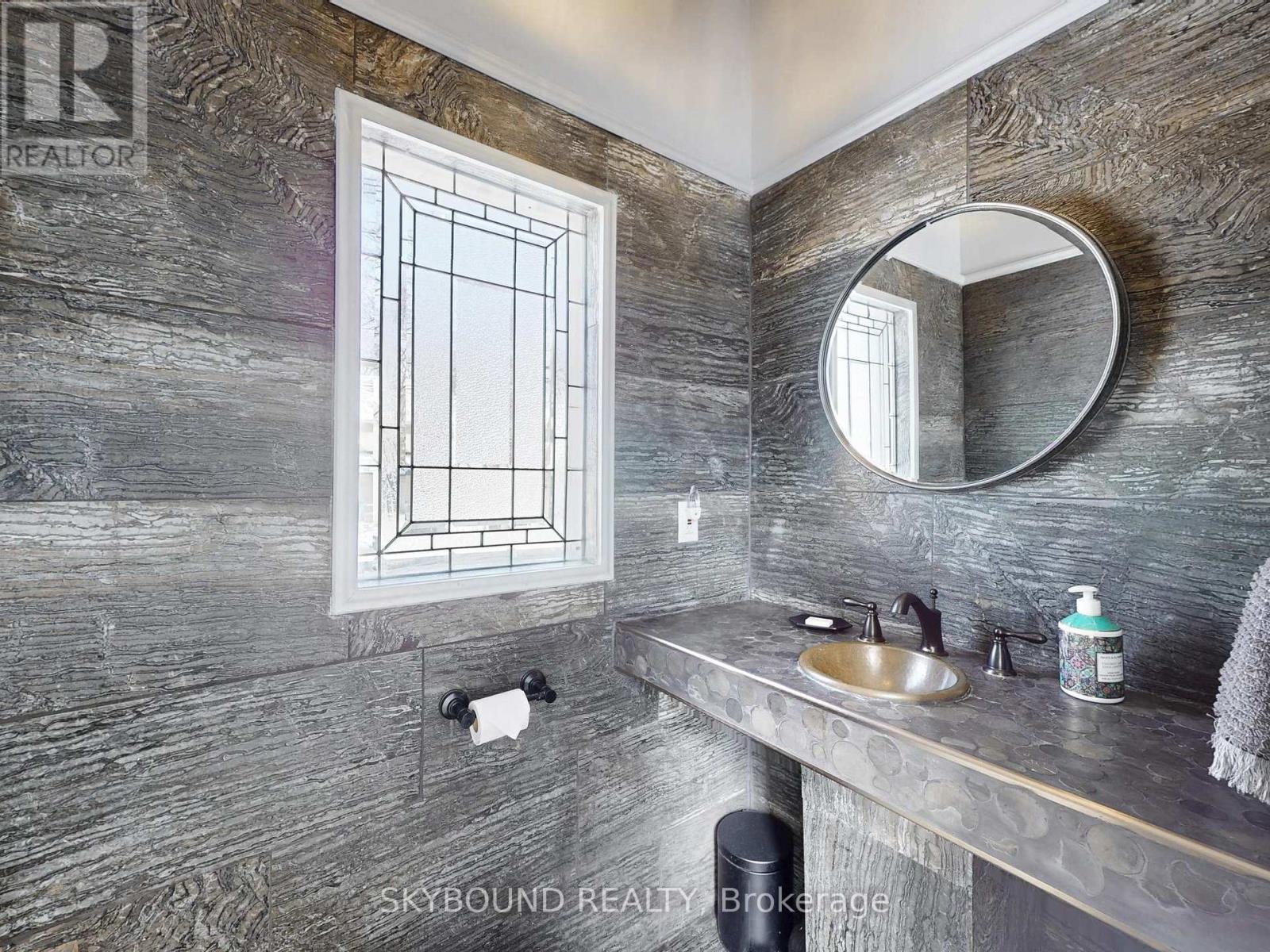 19 Spruce Street, Aurora, Ontario  L4G 1R7 - Photo 7 - N12903066