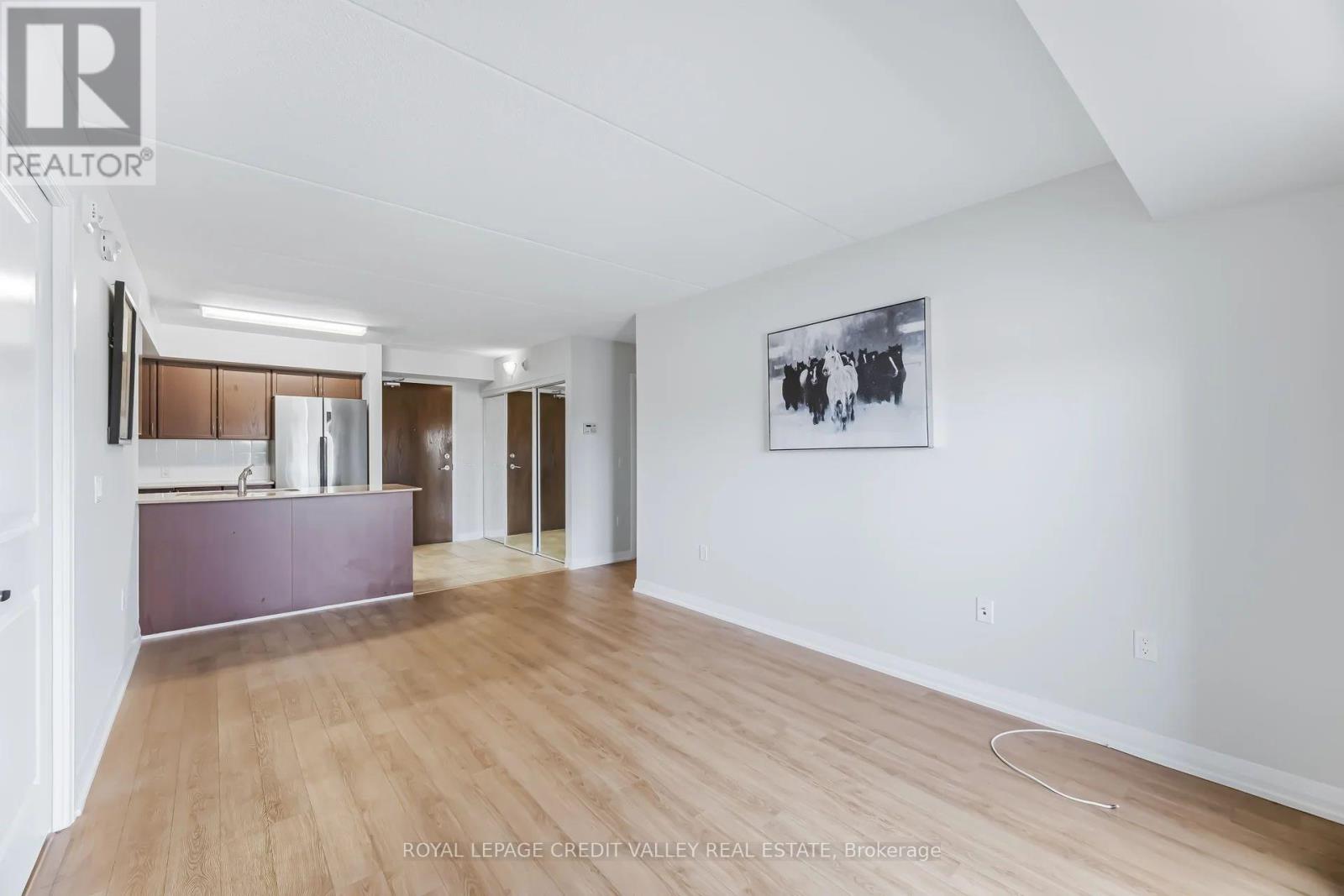 30 Via Rosedale, Brampton, Ontario L6R 3Z9 - Photo 11 - W12902938