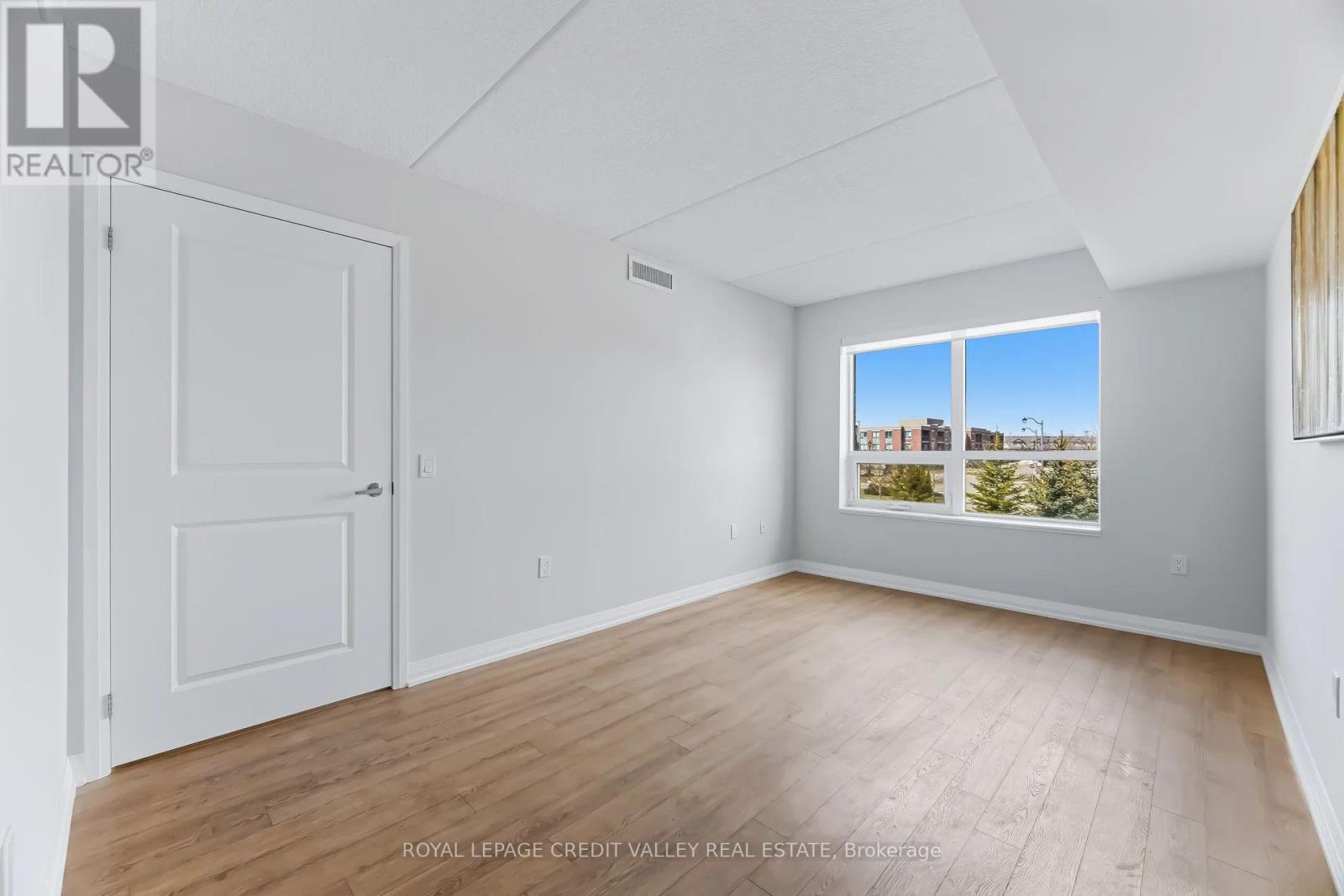 30 Via Rosedale, Brampton, Ontario L6R 3Z9 - Photo 15 - W12902938