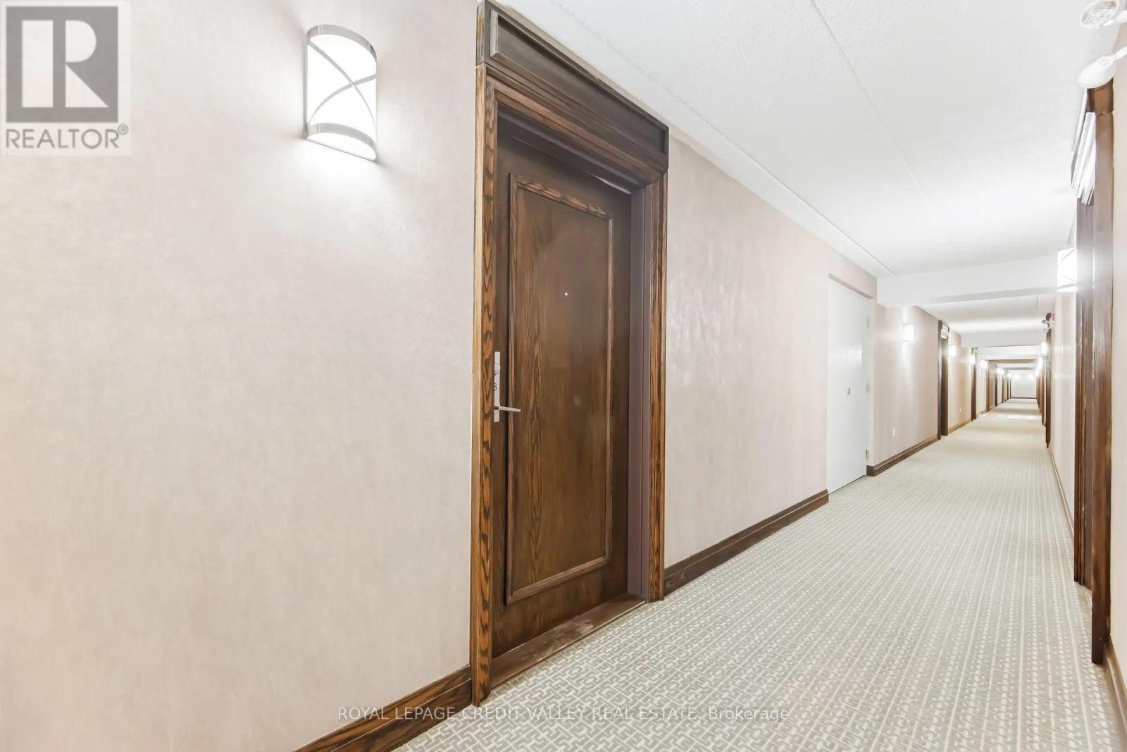 30 Via Rosedale, Brampton, Ontario L6R 3Z9 - Photo 4 - W12902938