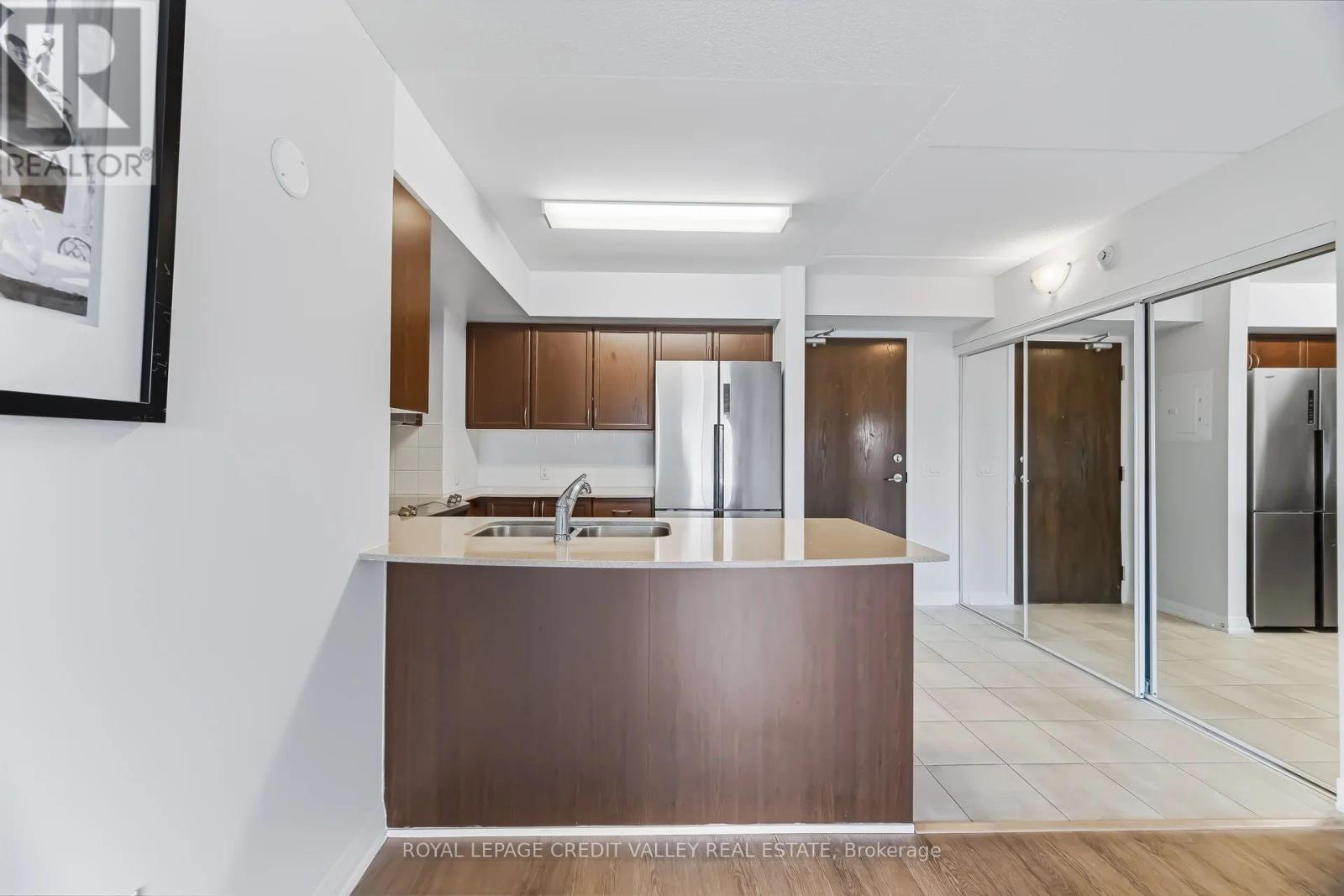 30 Via Rosedale, Brampton, Ontario L6R 3Z9 - Photo 8 - W12902938