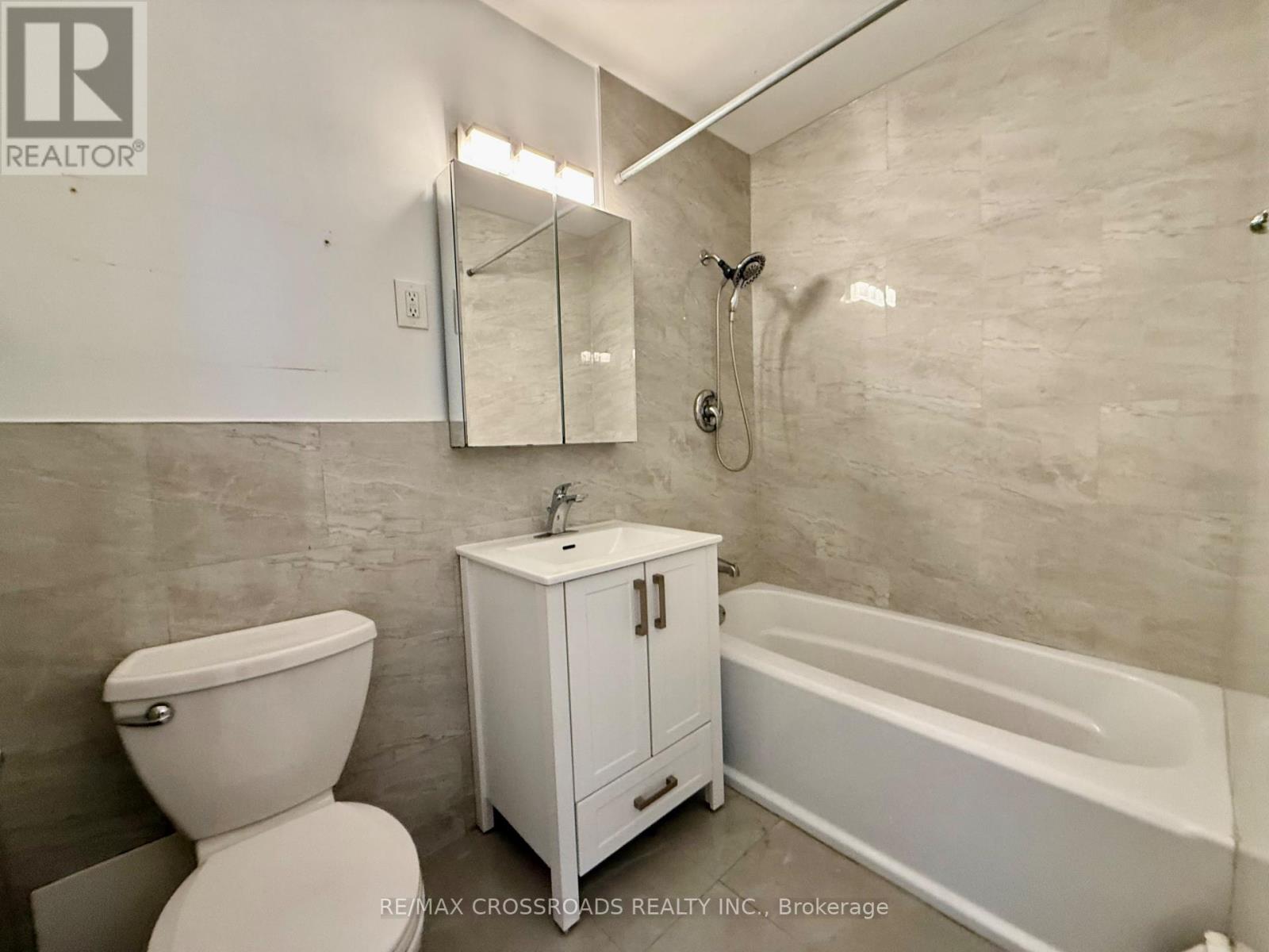 802 - 363 Lakeshore Road, Mississauga, Ontario  L5G 1H7 - Photo 10 - W12902960