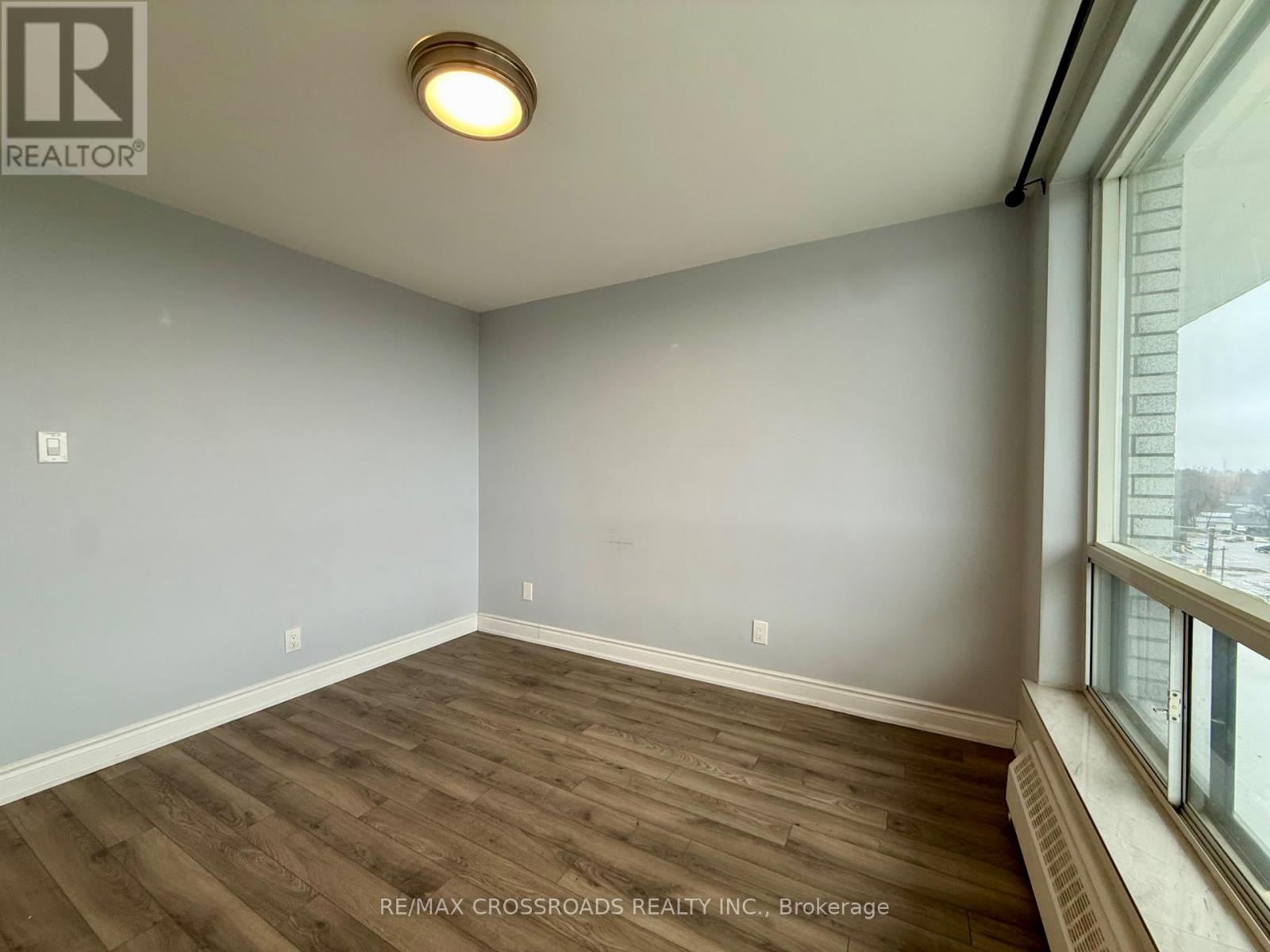 802 - 363 Lakeshore Road, Mississauga, Ontario  L5G 1H7 - Photo 6 - W12902960
