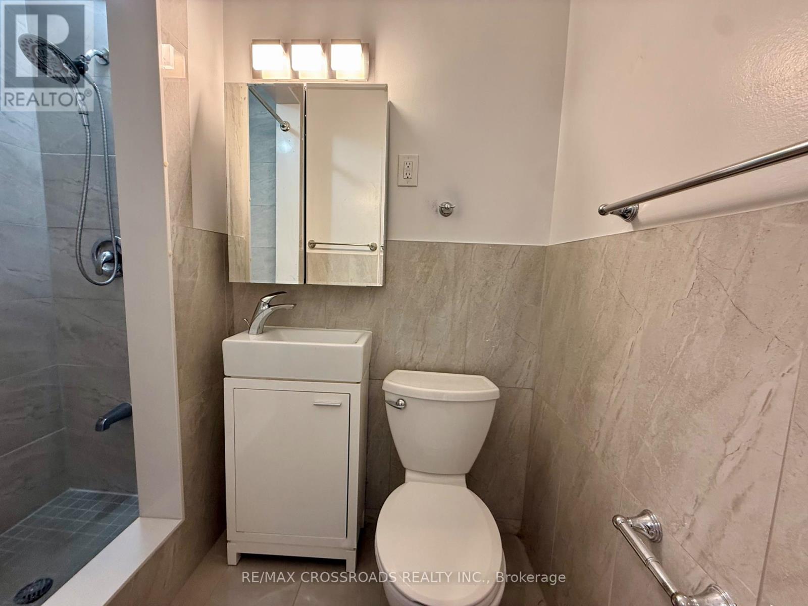 802 - 363 Lakeshore Road, Mississauga, Ontario  L5G 1H7 - Photo 9 - W12902960