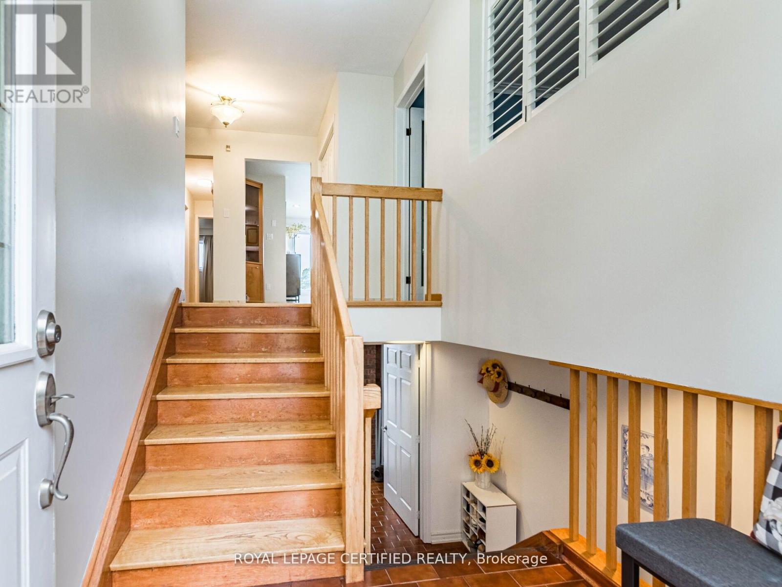 7497 Middleshire Drive, Mississauga, Ontario L4T 3S3 - Photo 7 - W12902976