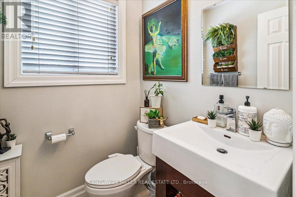 2382 Towne Boulevard, Oakville, Ontario  L6H 5X6 - Photo 13 - W12902992