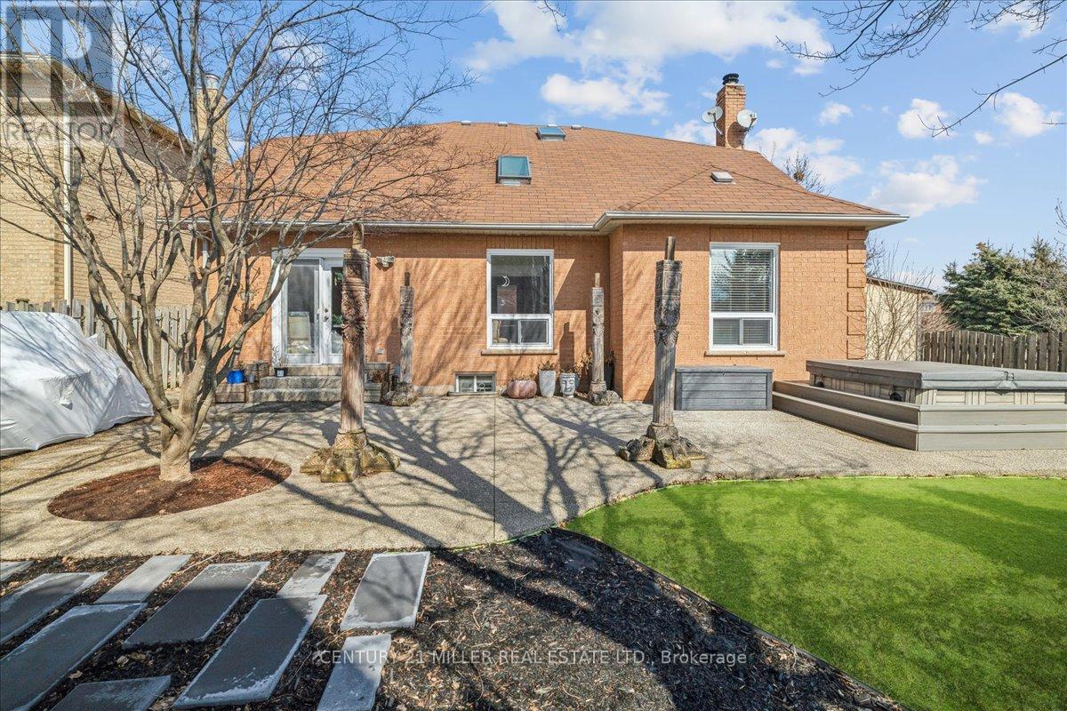 2382 Towne Boulevard, Oakville, Ontario  L6H 5X6 - Photo 27 - W12902992