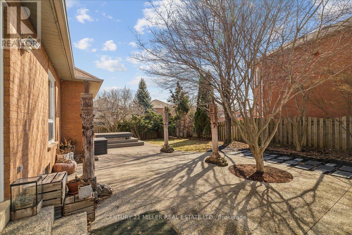 2382 Towne Boulevard, Oakville, Ontario  L6H 5X6 - Photo 30 - W12902992