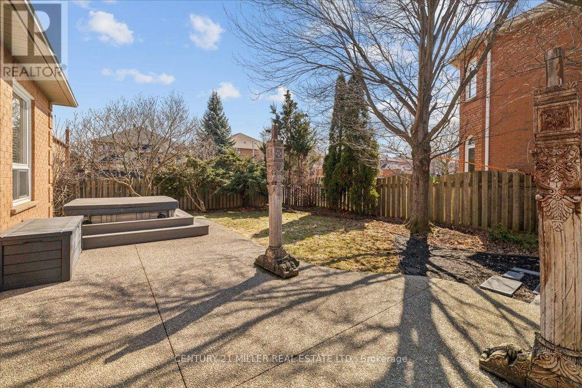 2382 Towne Boulevard, Oakville, Ontario  L6H 5X6 - Photo 32 - W12902992