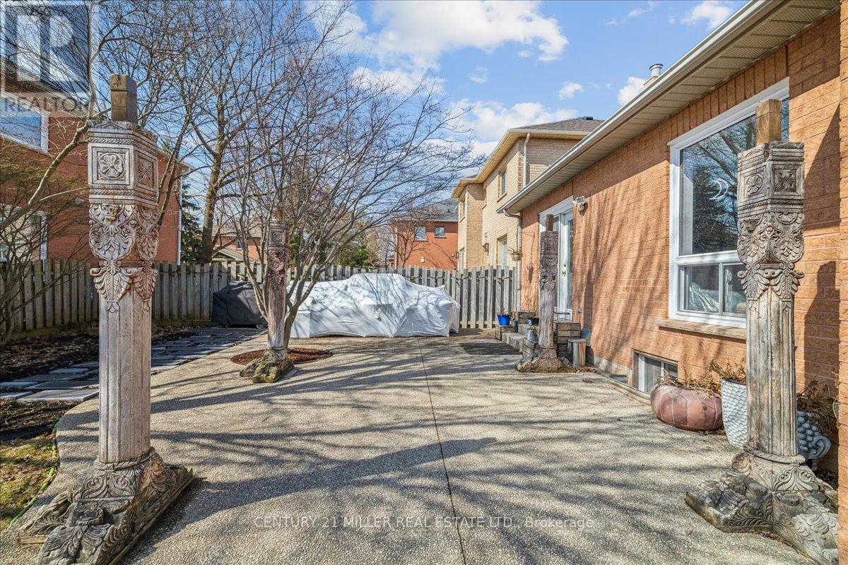 2382 Towne Boulevard, Oakville, Ontario  L6H 5X6 - Photo 33 - W12902992