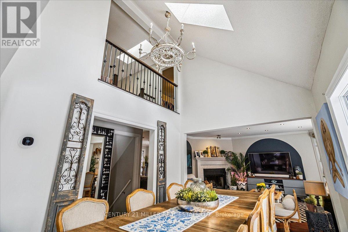 2382 Towne Boulevard, Oakville, Ontario  L6H 5X6 - Photo 6 - W12902992