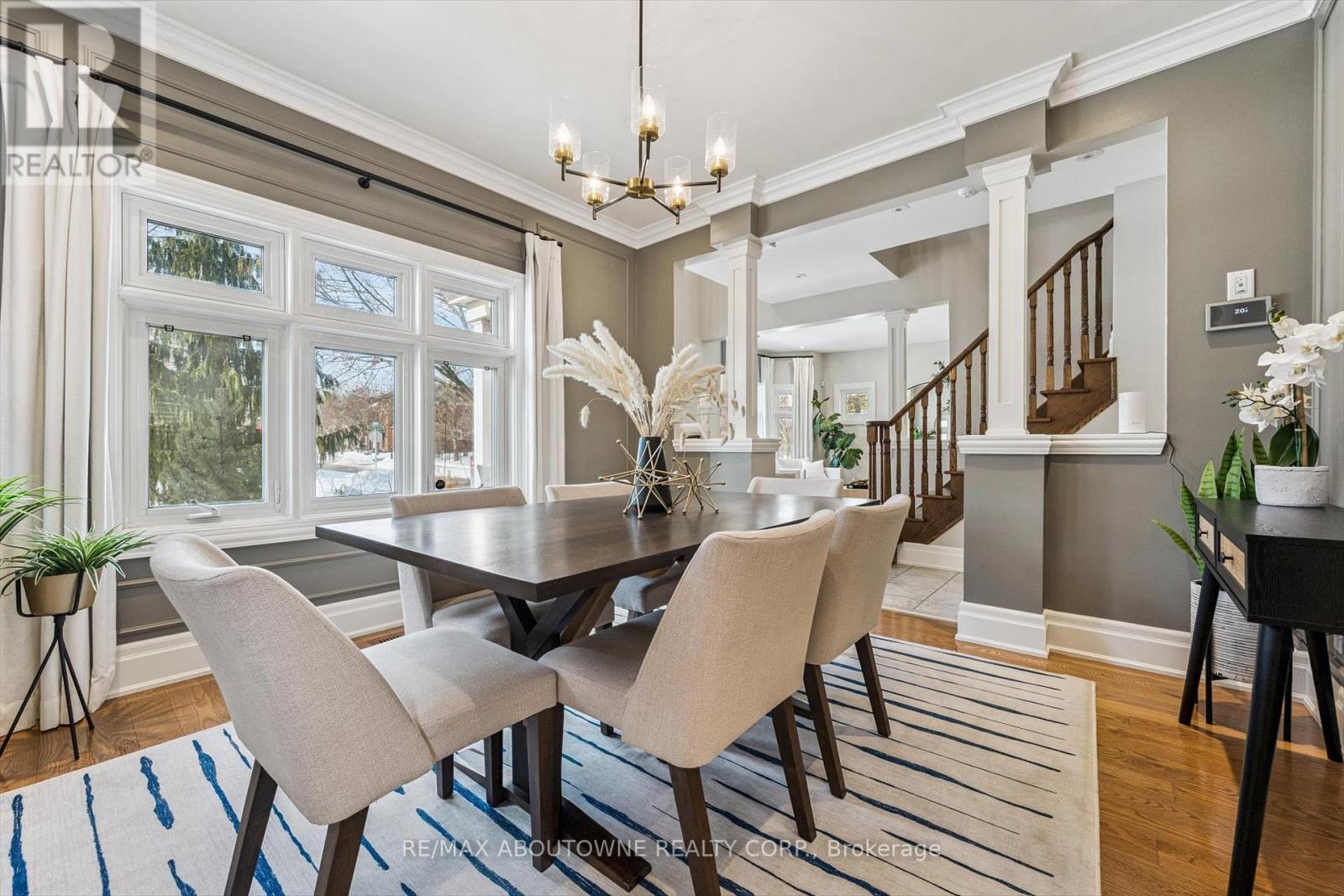 256 Lexington Road, Oakville (Ro River Oaks), Ontario  L6H 6L9 - Photo 10 - W12903018