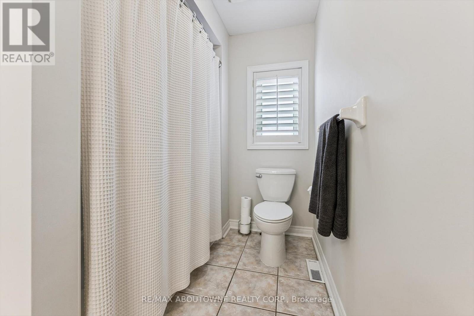 256 Lexington Road, Oakville (Ro River Oaks), Ontario  L6H 6L9 - Photo 37 - W12903018