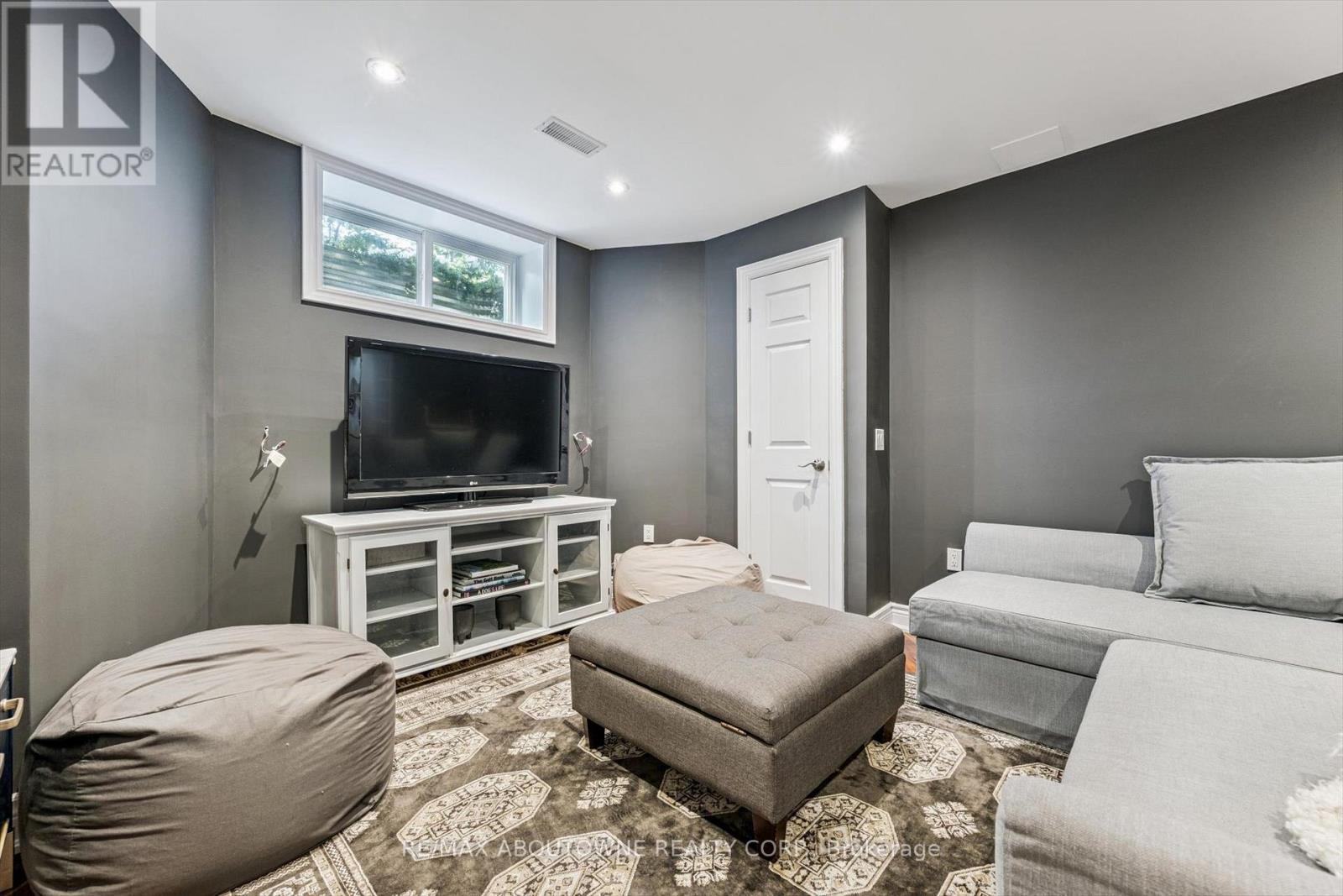 256 Lexington Road, Oakville (Ro River Oaks), Ontario  L6H 6L9 - Photo 40 - W12903018