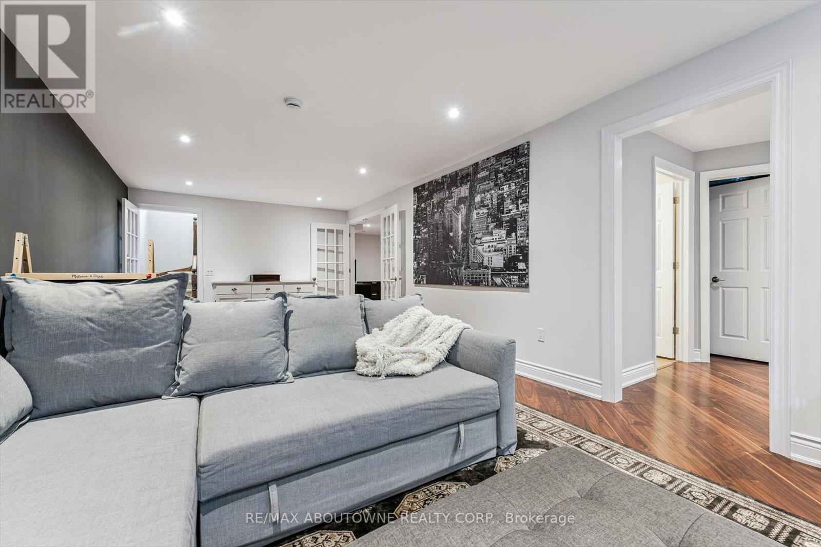 256 Lexington Road, Oakville (Ro River Oaks), Ontario  L6H 6L9 - Photo 41 - W12903018