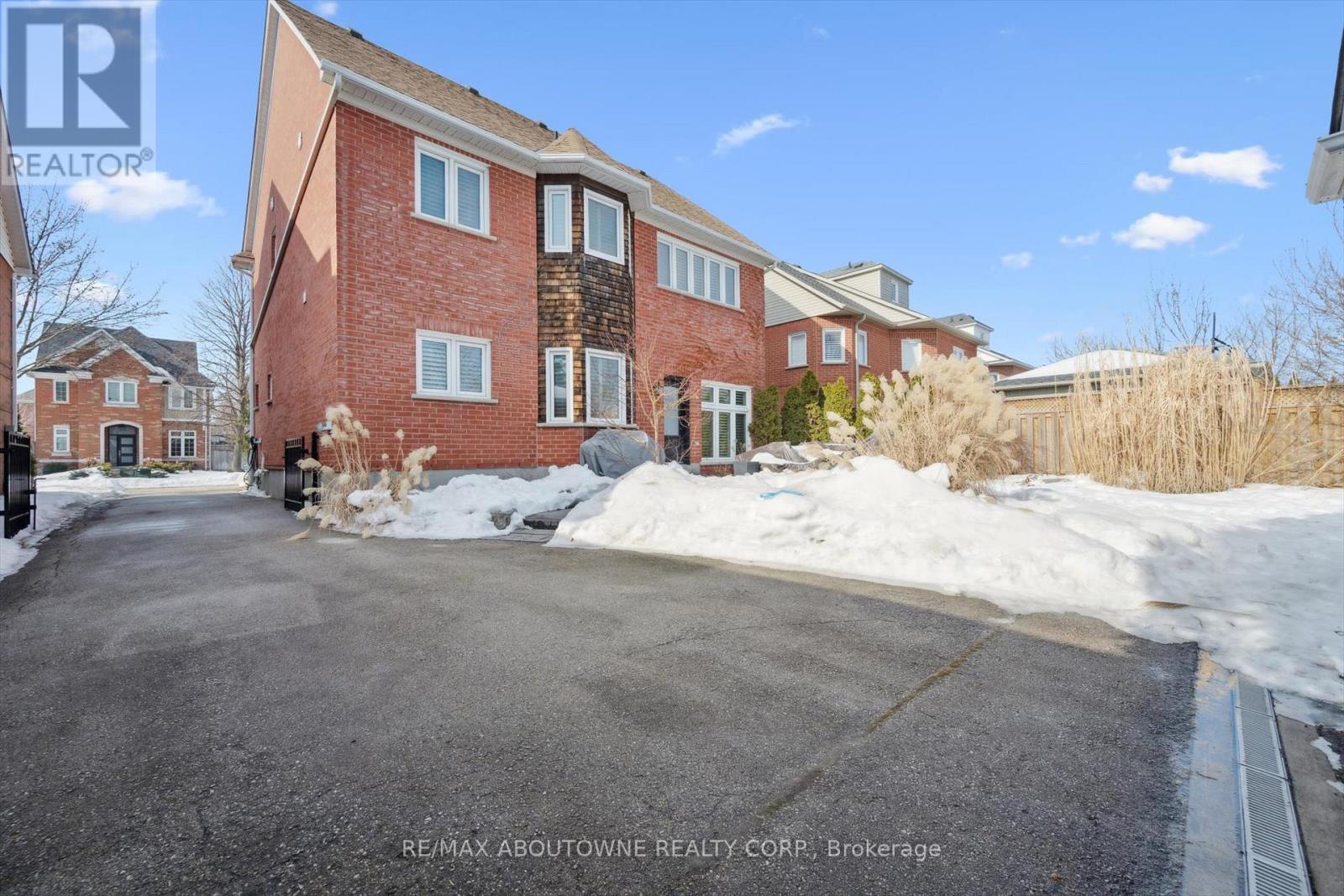 256 Lexington Road, Oakville (Ro River Oaks), Ontario  L6H 6L9 - Photo 49 - W12903018