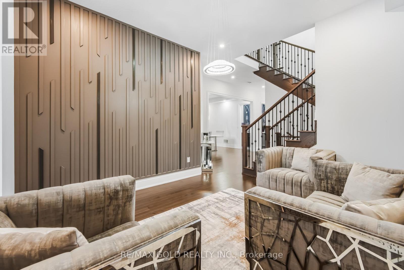 37 Midmorning Road, Brampton, Ontario  L6X 5R5 - Photo 7 - W12903032