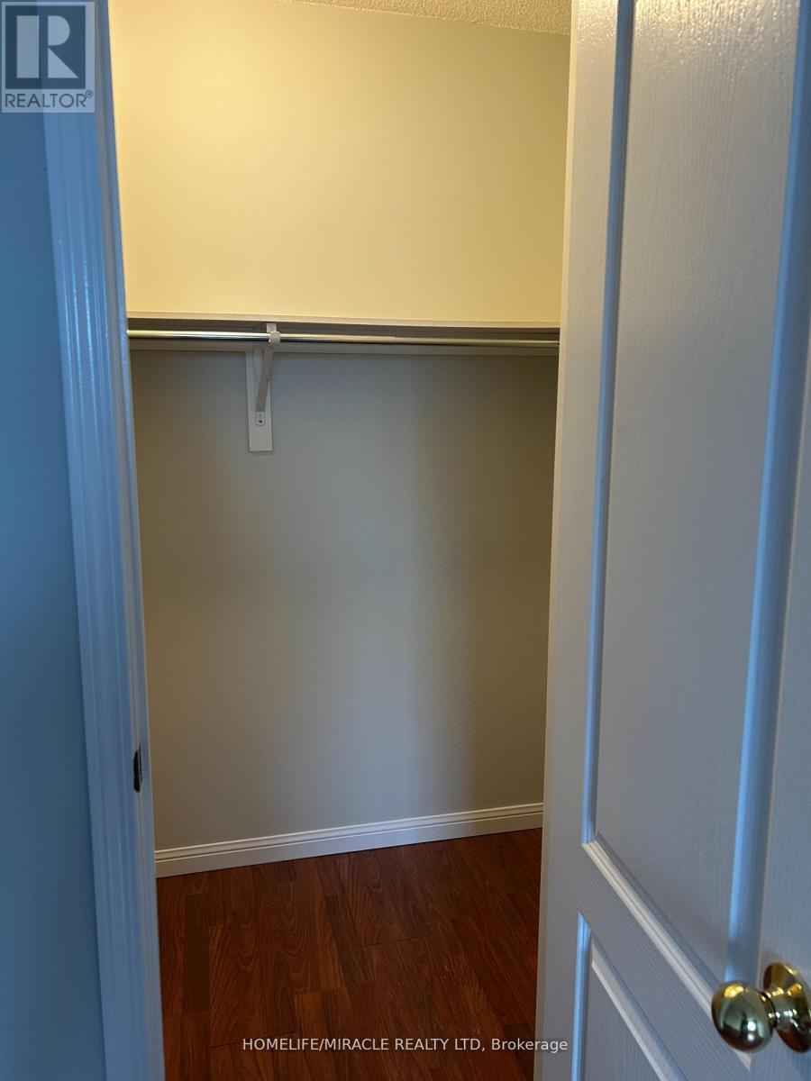 19 - 250 Richvale Drive, Brampton, Ontario  L6Z 4W9 - Photo 8 - W12903048