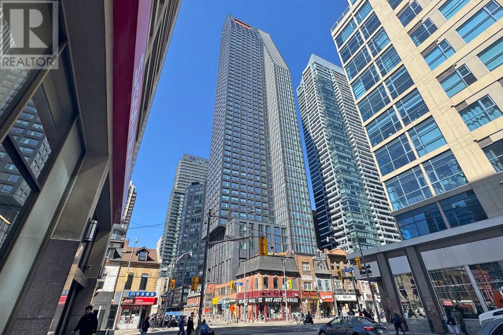 4707 - 8 WELLESLEY STREET W, Toronto, Ontario