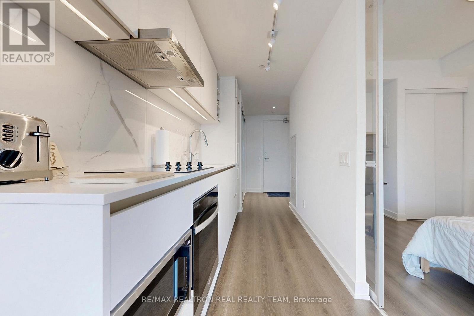 4707 - 8 Wellesley Street W, Toronto (Bay Street Corridor), Ontario  M4Y 0J5 - Photo 8 - C12901474