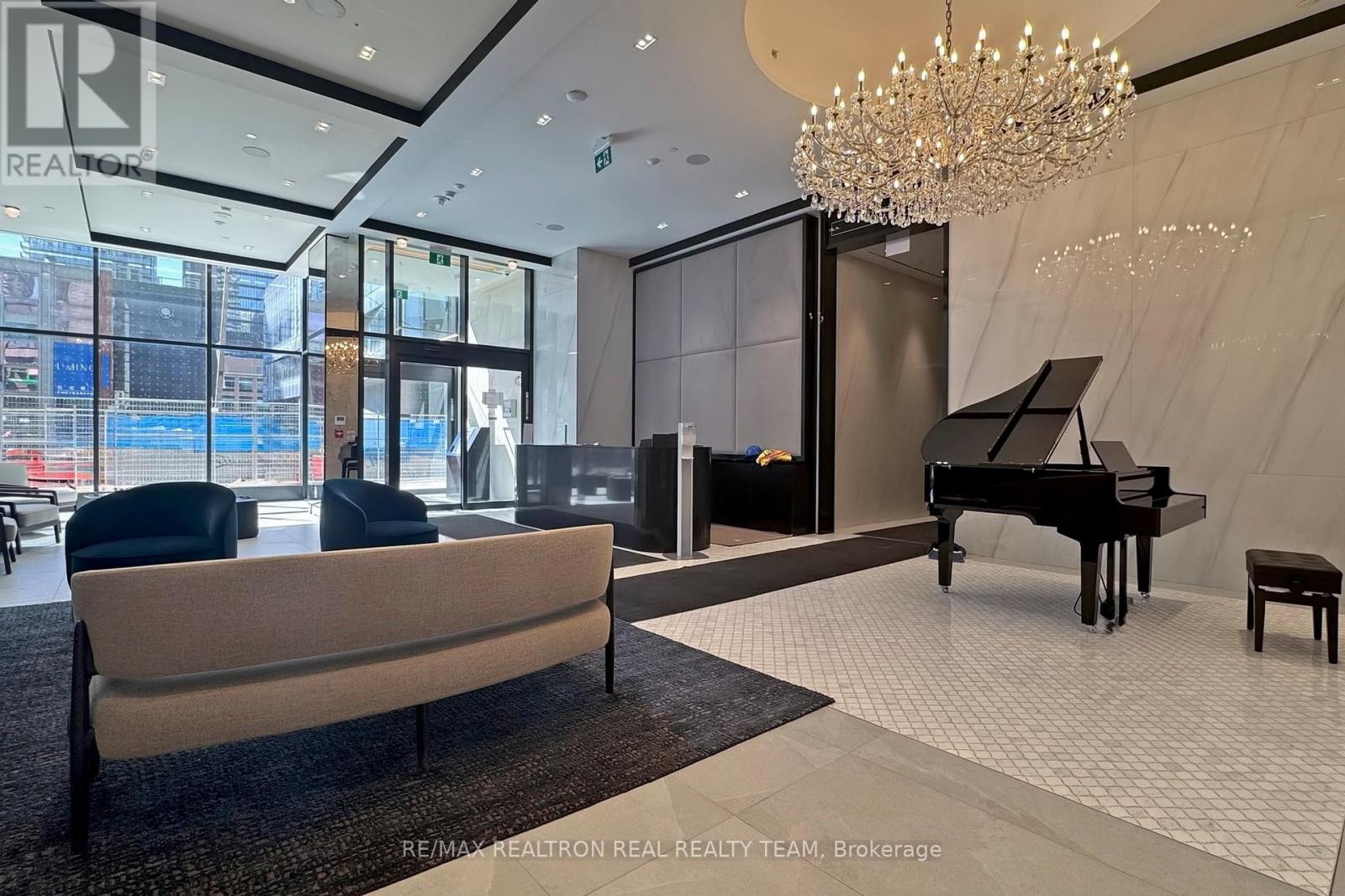 4707 - 8 Wellesley Street W, Toronto (Bay Street Corridor), Ontario  M4Y 0J5 - Photo 4 - C12901474