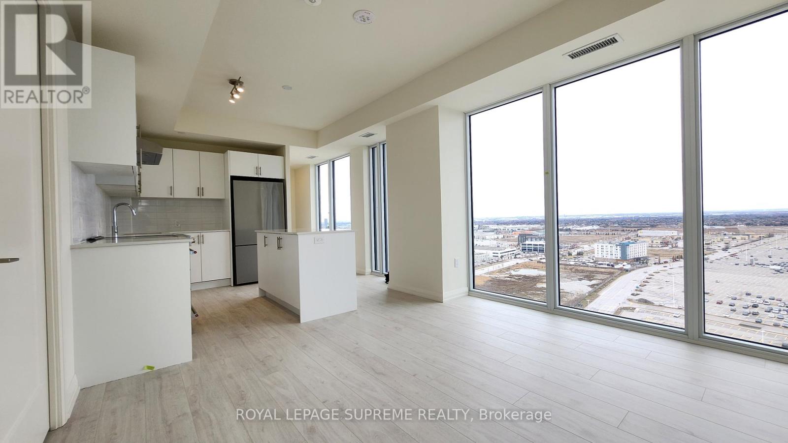 1915 - 8960 Jane Street, Vaughan, Ontario  L4K 0N9 - Photo 2 - N12901556