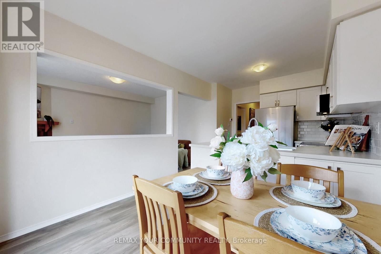 219 Surgeoner Crescent, Newmarket (Summerhill Estates), Ontario  L3X 7C1 - Photo 9 - N12903022