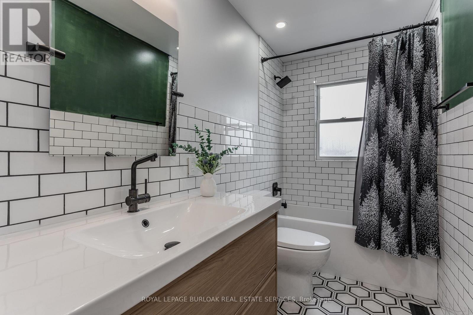 128 Margaret Avenue, Hamilton (Stoney Creek), Ontario  L8G 3G8 - Photo 16 - X12902950