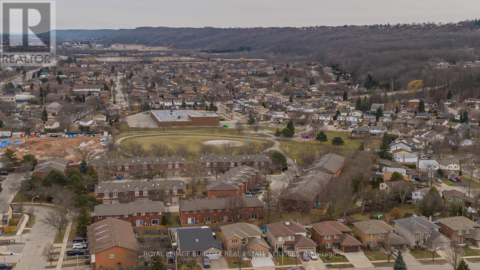 128 Margaret Avenue, Hamilton (Stoney Creek), Ontario  L8G 3G8 - Photo 3 - X12902950