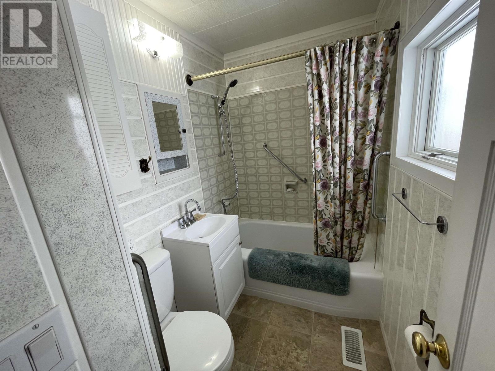 175 Wilson Street, Dryden, Ontario  P8N 1M9 - Photo 9 - TB2600405