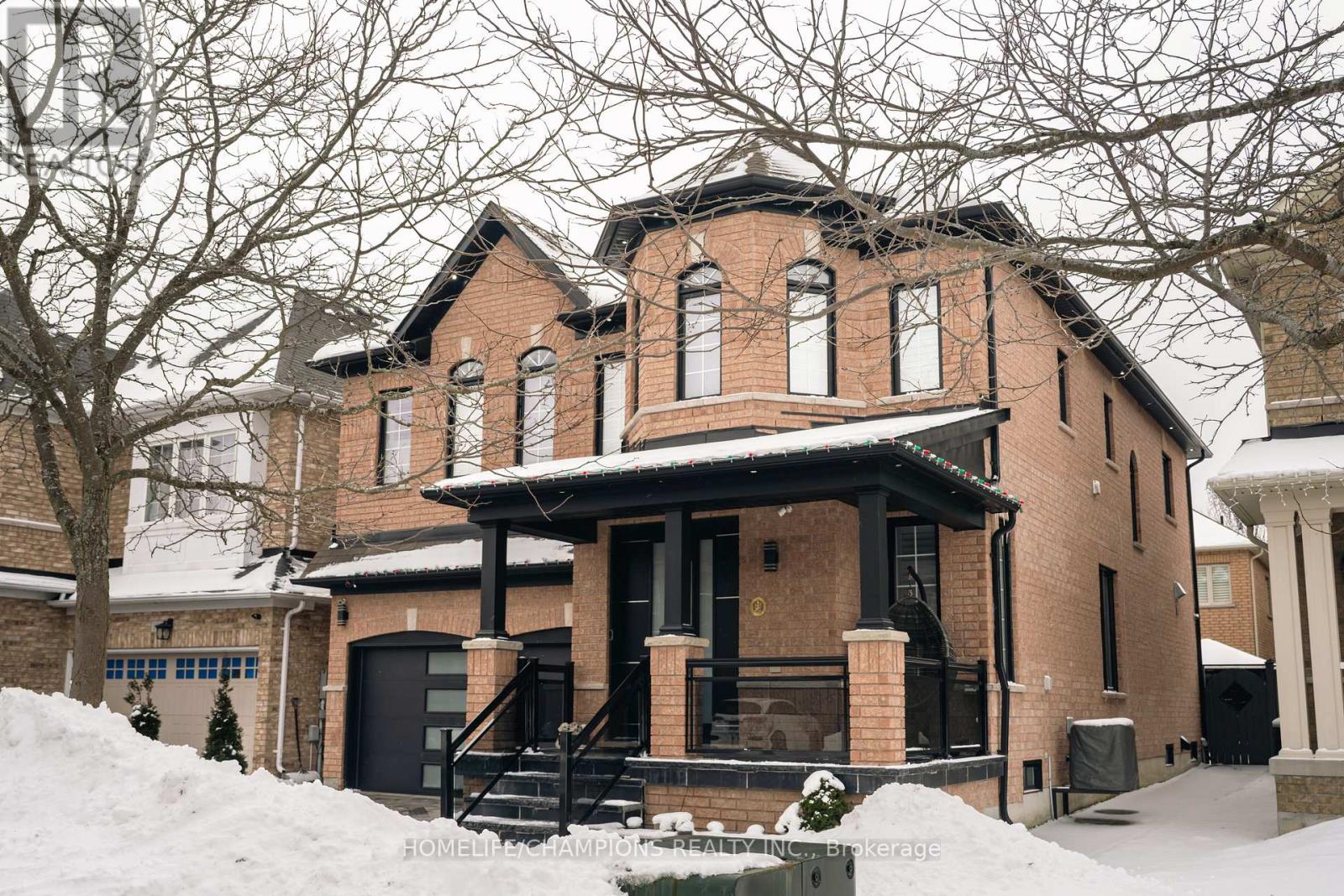 105 Braith Crescent, Whitchurch-Stouffville, Ontario  L4A 0B9 - Photo 2 - N12901372