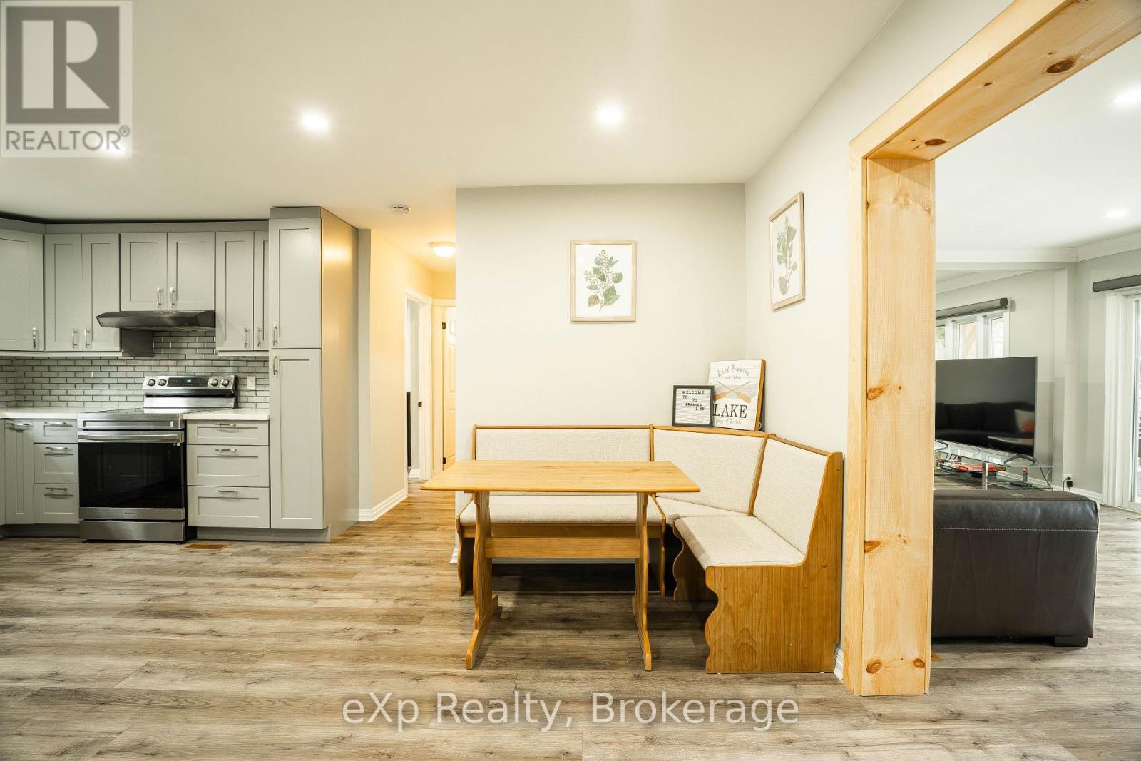 170 Francis Drive, Georgian Bluffs, Ontario N0H 2K0 - Photo 13 - X12903240